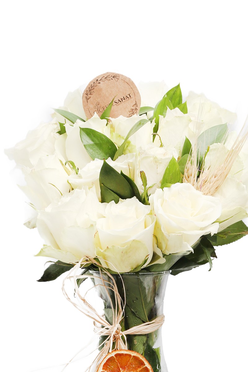 The Classic White Roses