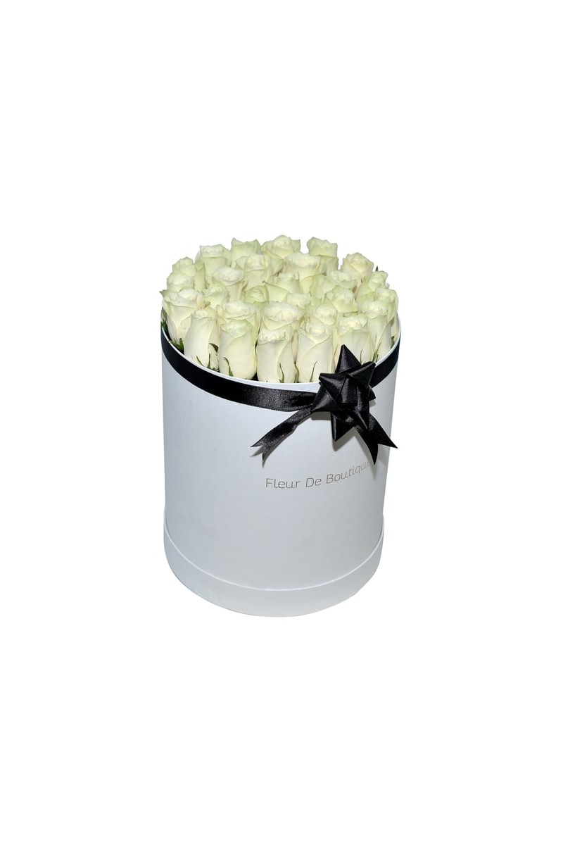 Beyaz Silindir Kutuda Beyaz Güller