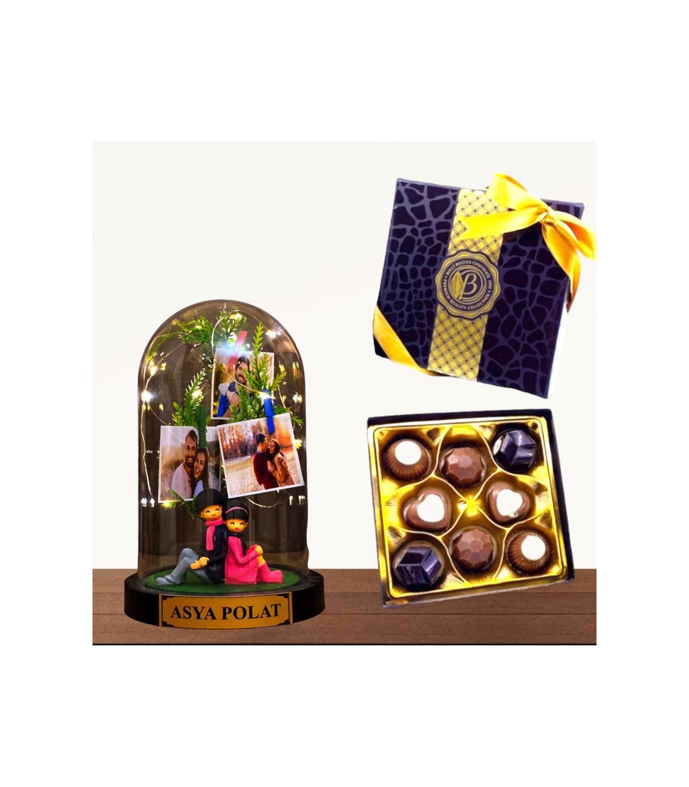 Kişiye Özel Çikolata Kutulu, Fotoğraflı ve İsimli Fanus - Sırt Sırta Sevgililer ve Led Işıklı