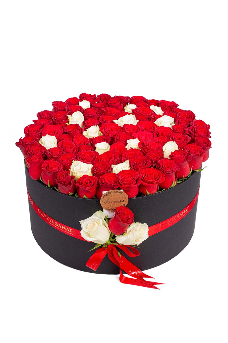 Black Box Red & Whıte Roses